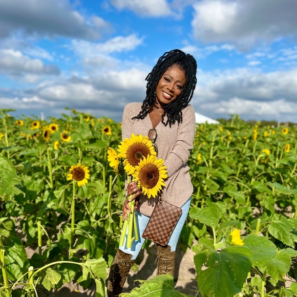 Meet your Posher, Rakia - Picture 1 of 1